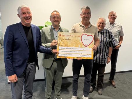 Bildunterschrift (v.l.n.r.) Martin Gnadler, Manuel Linkenheil, Oliver Keppler, Dr. Uwe Arndt und Georg Kappler
